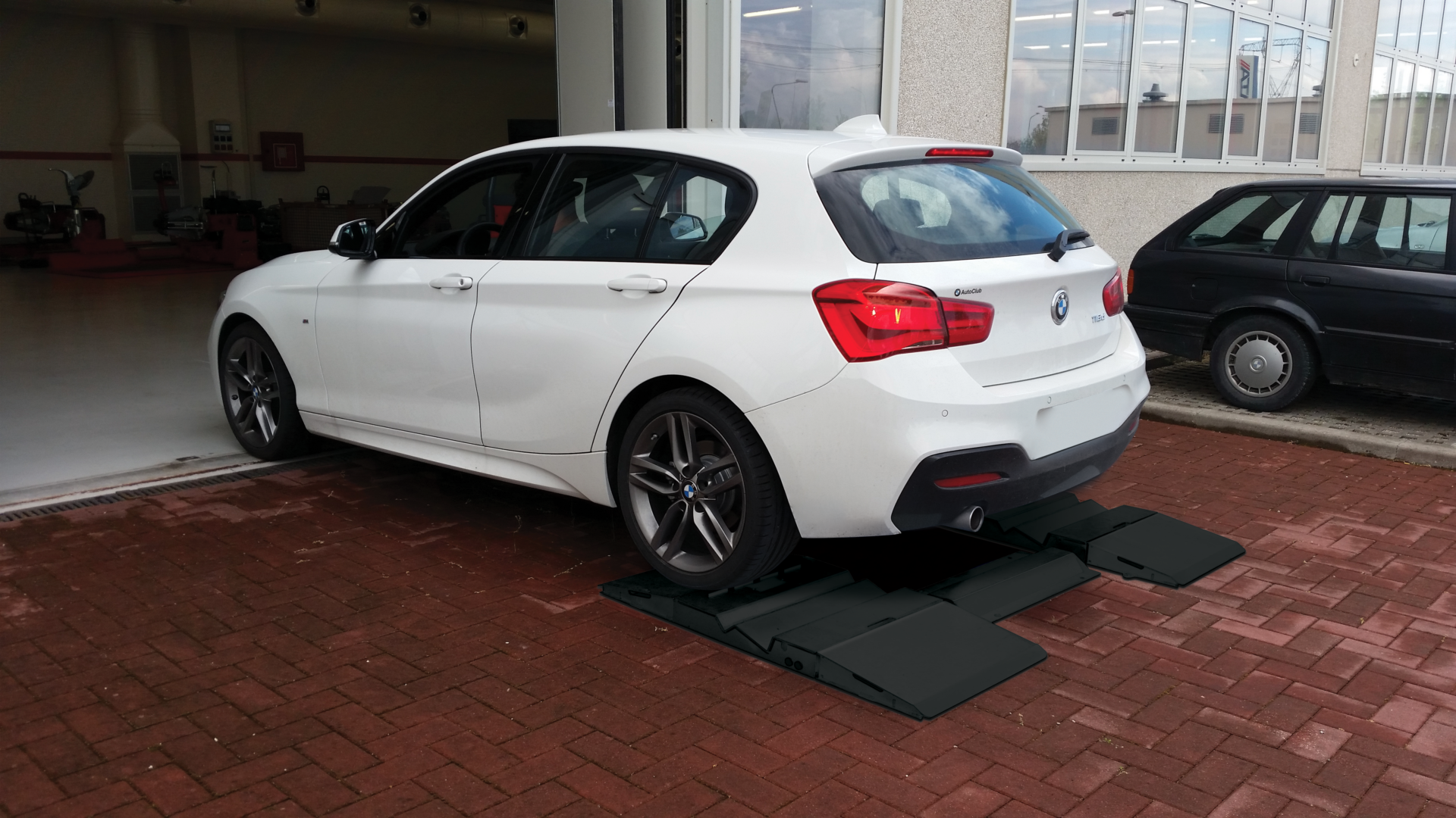 Tyre tread measuring system WS101 102 PI 01