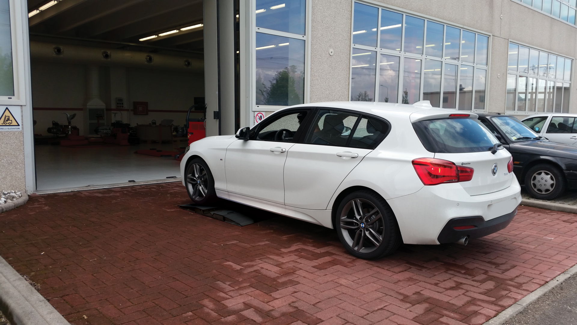 Tyre tread measuring system WS101 102 PI 02